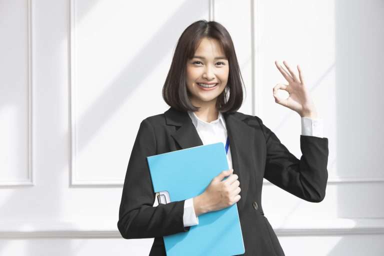 新鮮人該如何增加面試好感度?除了穿著打扮,HR點出4大NG小細節! 面試前能做的4大美療程,恢復期短、價格便宜、效果好,讓新鮮人面試留下好印象!