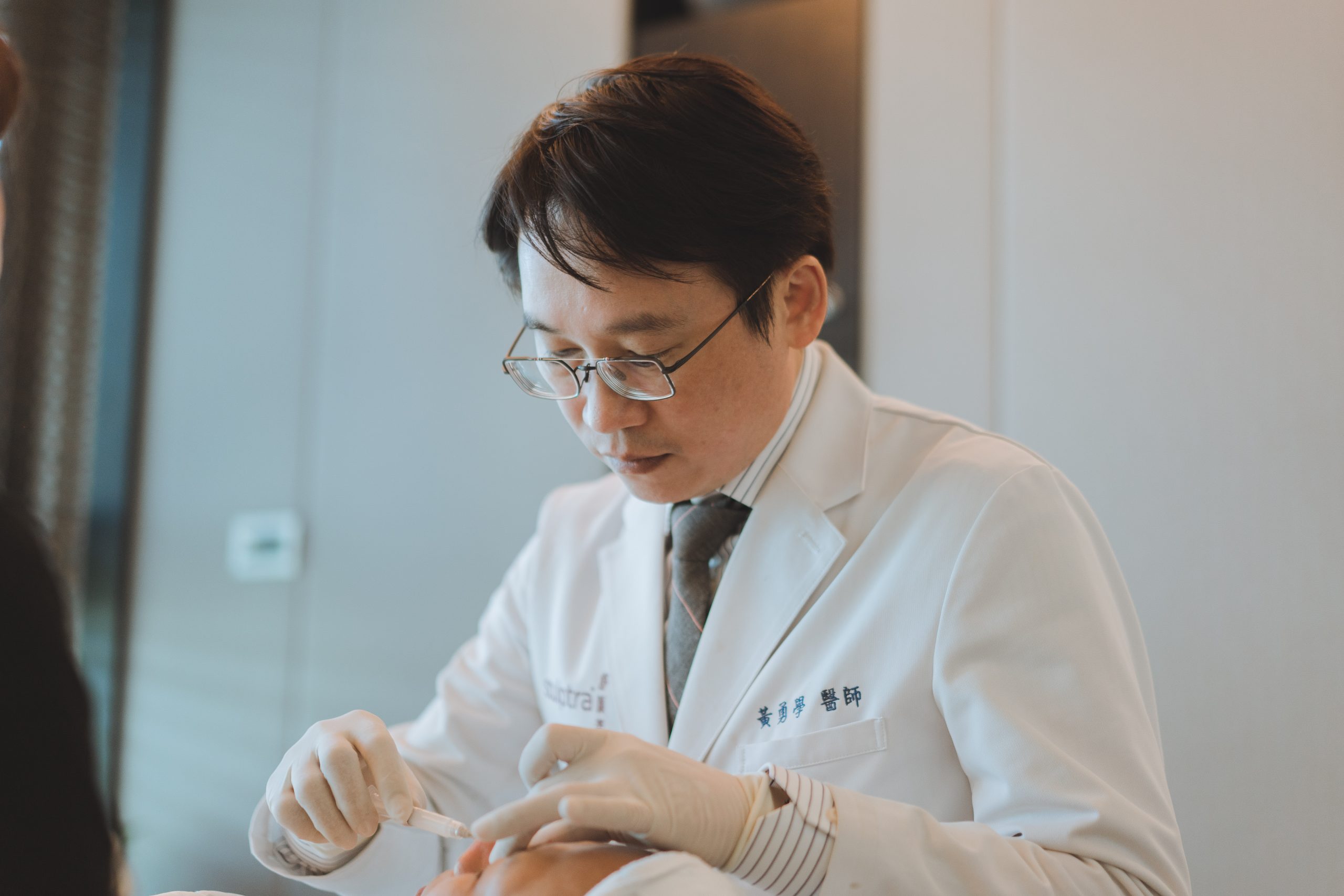黃勇學醫師施打童妍針