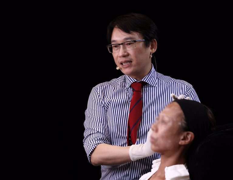 黃勇學醫師擁有豐富的微整形注射經驗，強調抗老化的「面部年輕化」治療