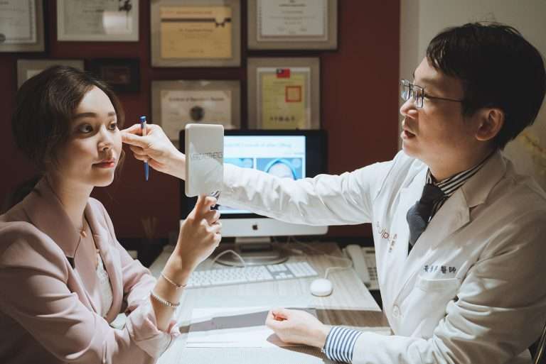 為什麼我的黑斑總治不好?新一代「黑斑雞尾酒療法」更有效! 20skin黃勇學醫師黑斑療程