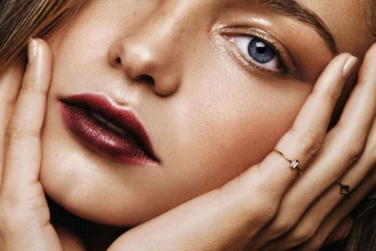 擁有美麗嘴唇的女性